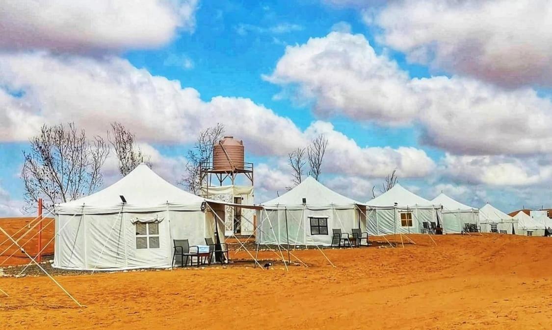 Отель Alsarmadi Desert Camp Shahiq Экстерьер фото