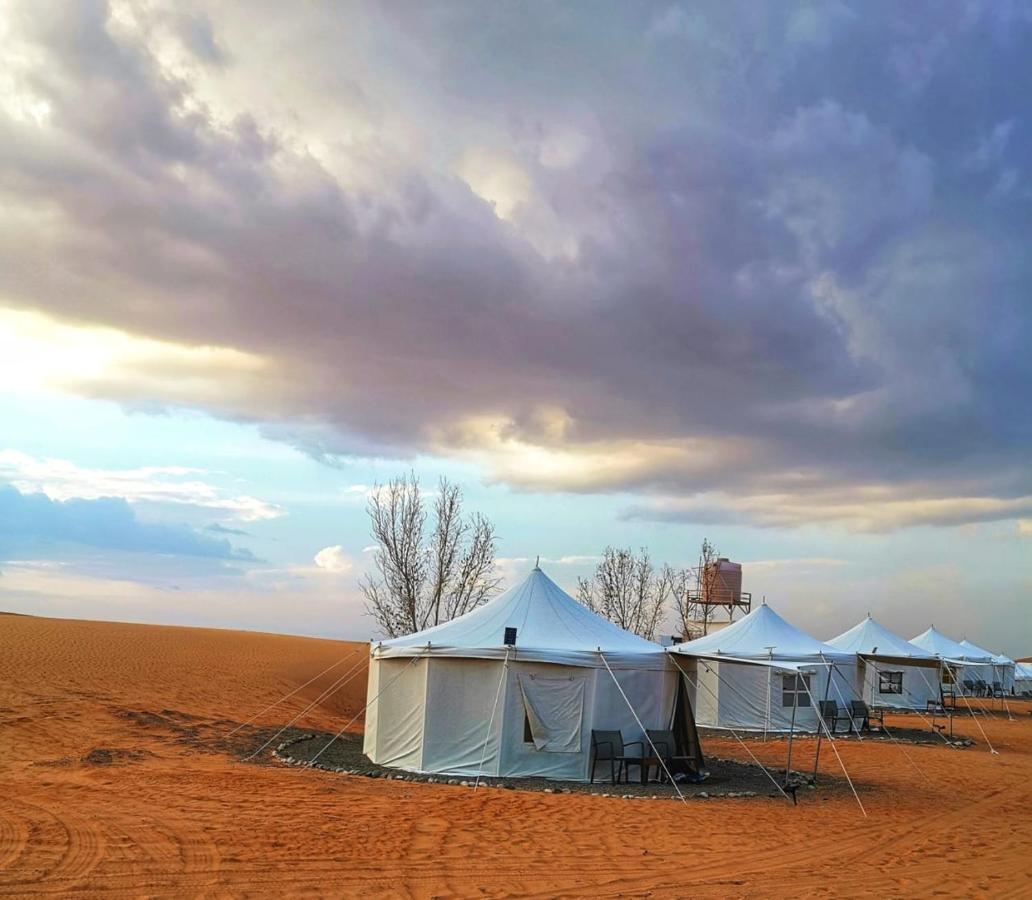 Отель Alsarmadi Desert Camp Shahiq Экстерьер фото