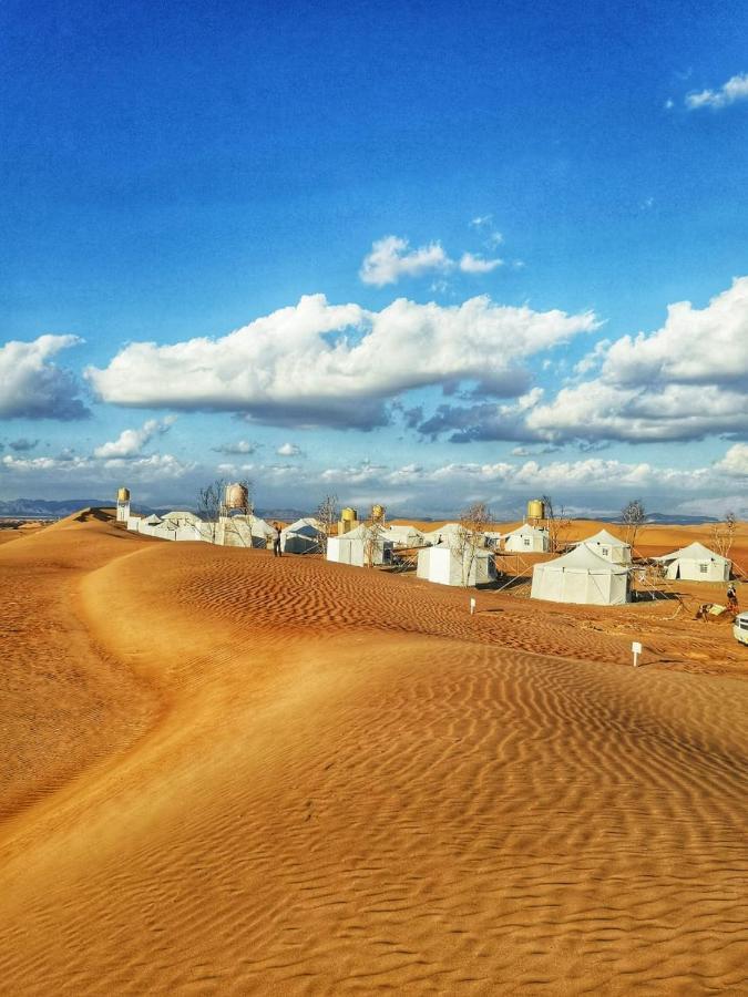 Отель Alsarmadi Desert Camp Shahiq Экстерьер фото